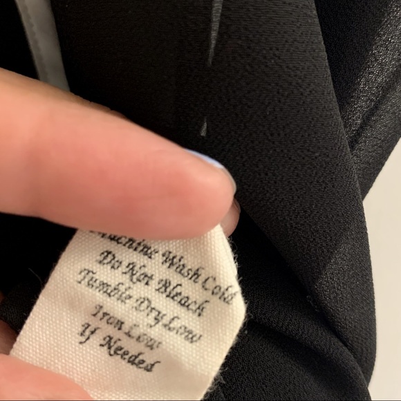 EDGEβ’ NYC Black&White Sleeveless Button-up Tank Too - Picture 11 of 11